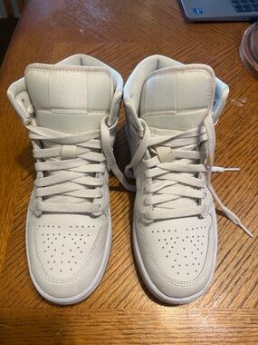 Nike Air Jordan High-Top Sneakers in Light Beige/Cream